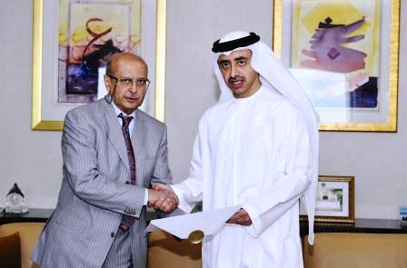 د. القربي يسلم نظيره الإماراتي رسالة رئيس الجمهورية أمس